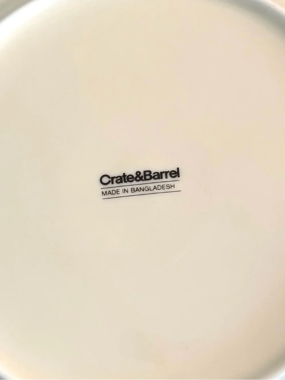Discontinued Crate and Barrel Classic White Porcelain Plate w/ Gold Rim Set of 4